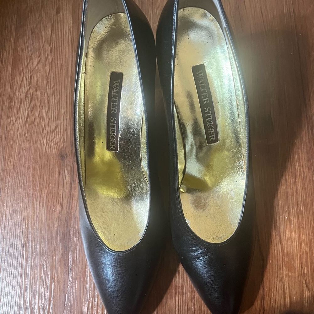 Walter Steiger Black Leather Pointed-Toe Pumps with Gold Insole
